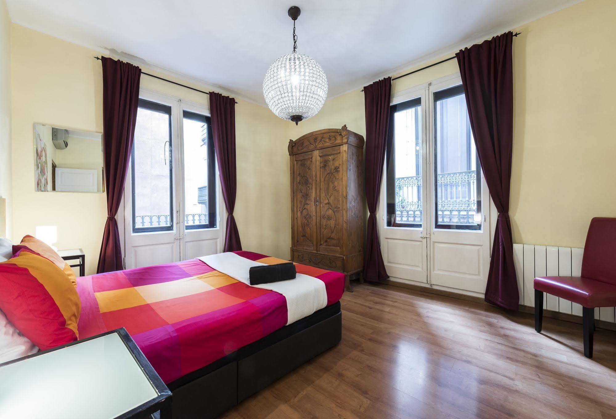 Vidre Home - Plaza Real Barcelona Buitenkant foto